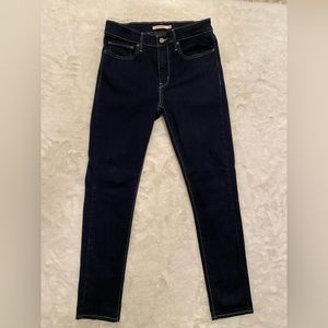 Levi’s womens slimming skinny jean
